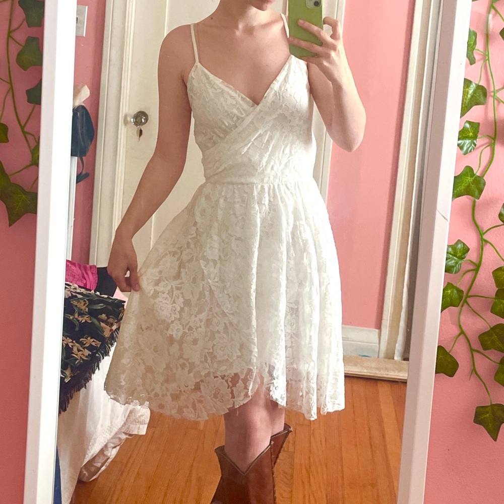 White lace Abercrombie & Fitch dress